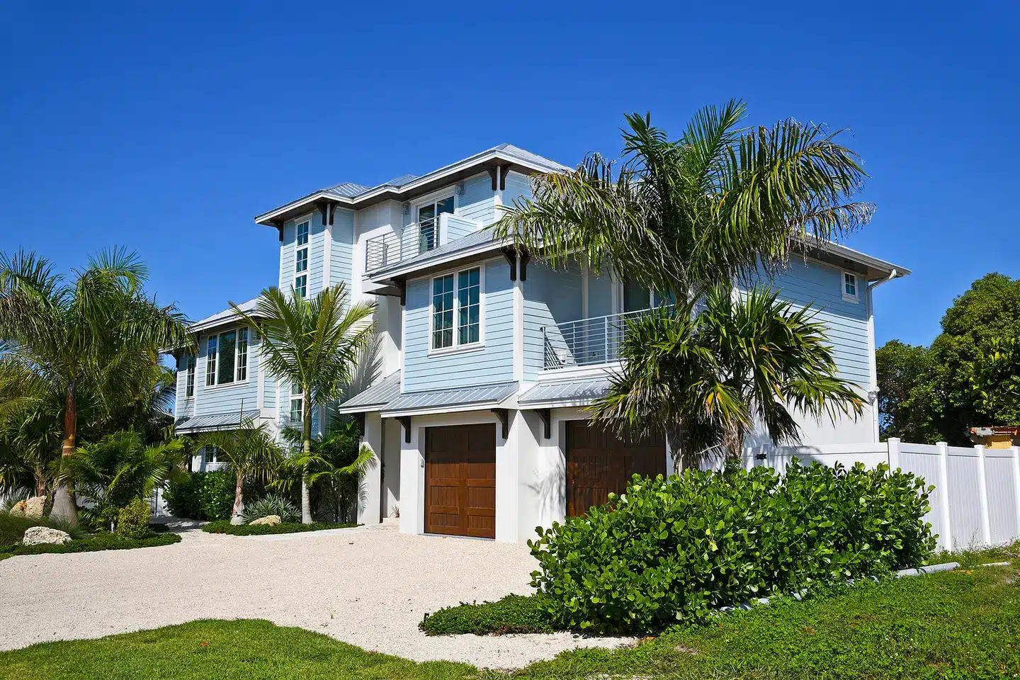 A Ponte Vedra Beach, FL, Home With Newly Installed Windows And Doors A Ponte Vedra Beach, FL, Home With Newly Installed Windows And Doors