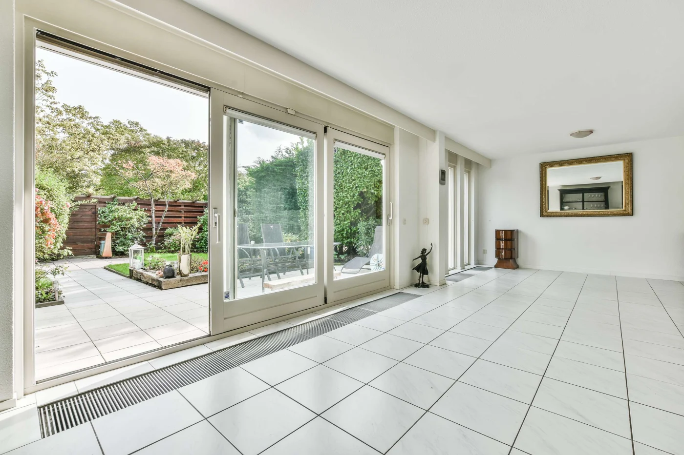 Premium Door Replacement in Orange Park, FL | Jacksonville Doors & Windows Large sliding patio doors in an Orange Park, FL home.