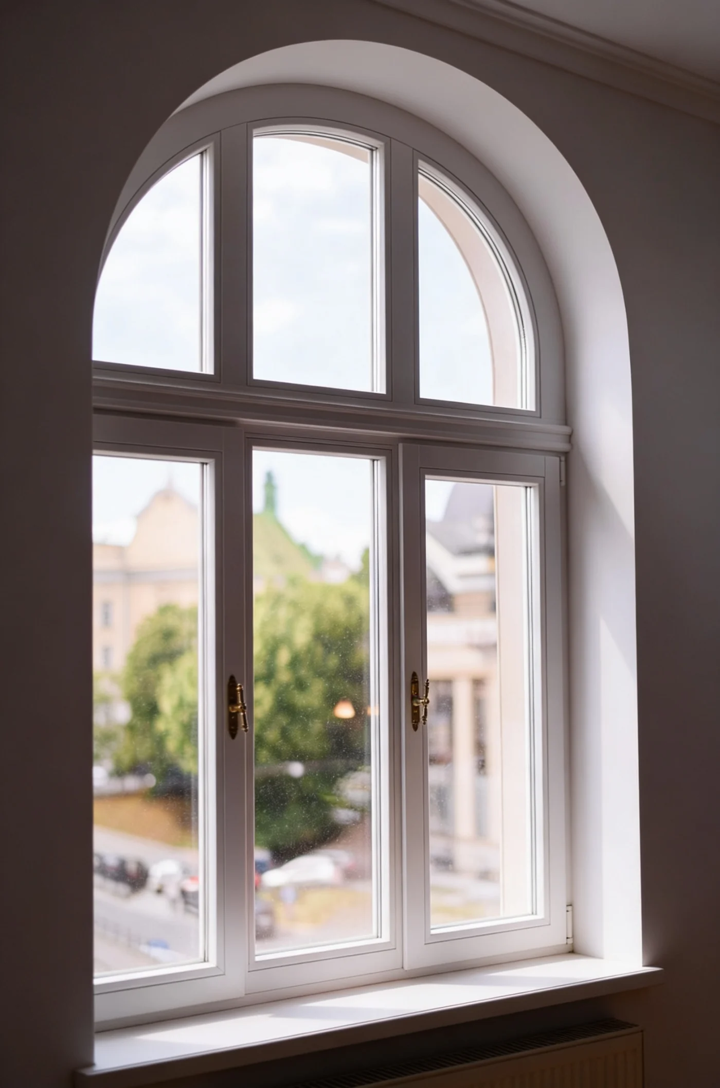 Outstanding Replacement Windows in Fernandina Beach, FL | Jacksonville Doors & Windows An arched window, newly installed by Jacksonville Doors & Windows.